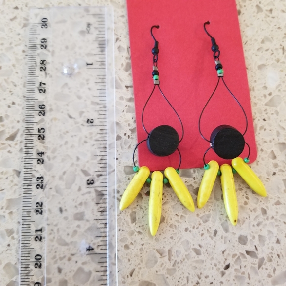 Dangle earrings - Picture 2 of 3